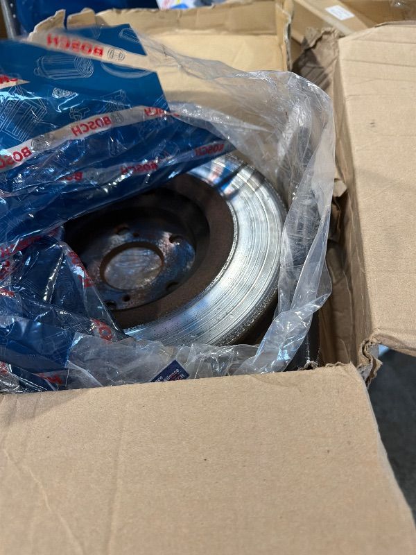 Photo 1 of ****TOO USED****BOSCH 50011479 QuietCast Premium Disc Brake Rotor - Compatible with Select Lexus NX200t, NX300h, RX350, RX450h; Toyota Highlander, Sienna; FRONT - Single