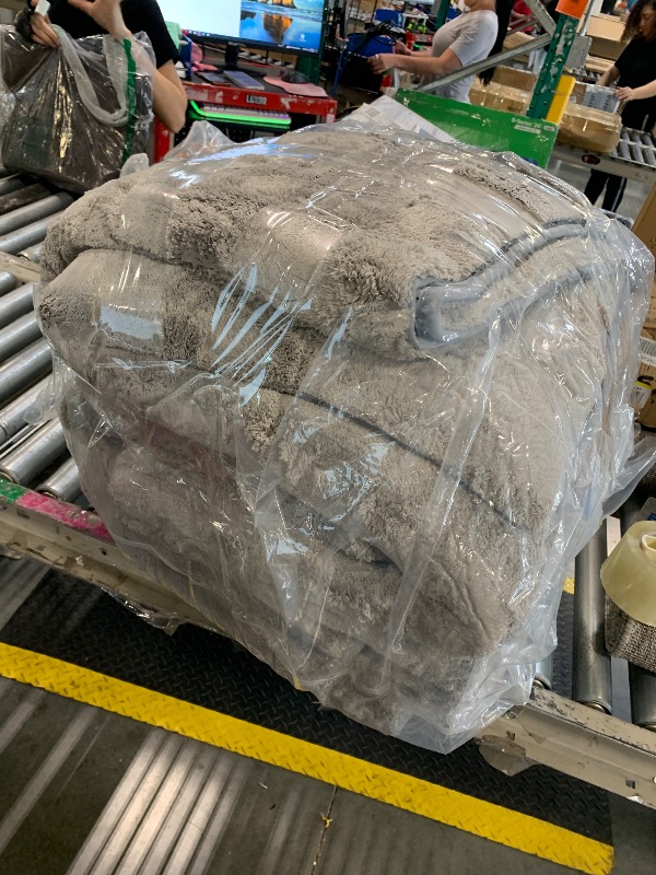 Photo 1 of ***UNKNOWN SIZE*** SIMILAR ITEM*** Ultra Soft Rug for Living Room, 5X8 Fluffy Shag Area Rug for Bedroom, Modern Shaggy Carpets Fuzzy Rug for Teens Dorm Nursery Home Decor Aesthetic, Upgrade Anti-Skid Durable, Grey