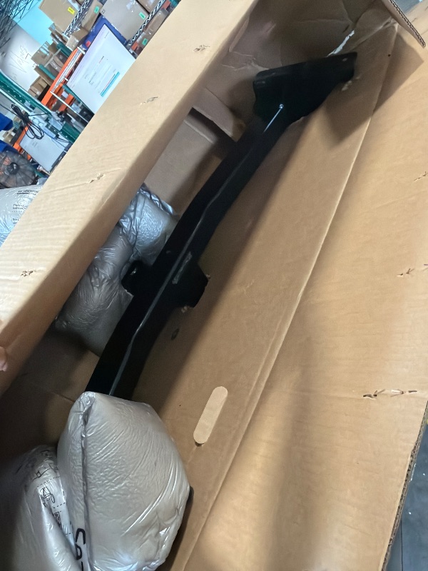 Photo 1 of ** sold as is no refund/return** see comments
Draw-Tite 75282 Class 3 Trailer Hitch, 2 Inch Square Receiver, Compatible with 2005-2026 Nissan Frontier, 2009-2012 Suzuki Equator