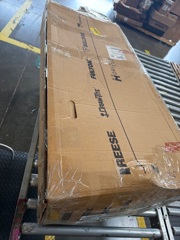Photo 1 of ** sold as is no refund/return** see comments
Draw-Tite 75282 Class 3 Trailer Hitch, 2 Inch Square Receiver, Compatible with 2005-2026 Nissan Frontier, 2009-2012 Suzuki Equator