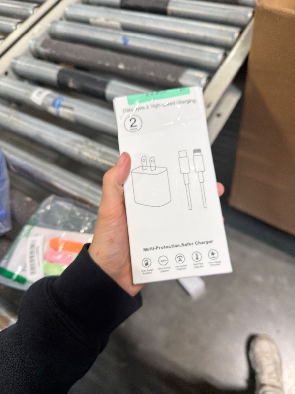 Photo 1 of ***ONE DOESNT WORK*** iPhone Charger Fast Charging,iPhone Fast Charger 2Pack Type C Fast Charger Block Plug Adapter 6FT USB-C to Lightning Cable Cord for iPhone14/13/13 Pro/12 Pro/12 Pro Max/11/Xs Max/XR/X/SE,iPad,AirPods