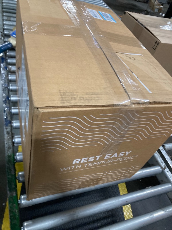 Photo 1 of ***TWIN SIZE*** Tempur-Pedic TEMPUR-Adapt + Cooling 3-Inch King Mattress Topper Medium Luxury Premium Foam, Washable Cover, Medium Cooling Topper,white