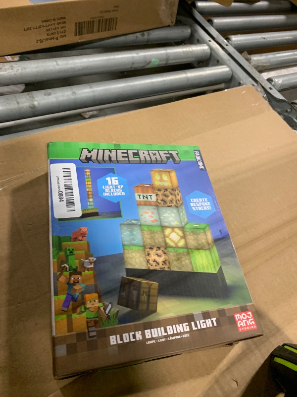 Photo 1 of ***MISSING CHAGERF****Paladone Minecraft Building Block Night Light – Officially Licensed LED Lamp for Boys’ Bedrooms, Gaming Decor & Gifts – Fun Minecraft Room Accessory