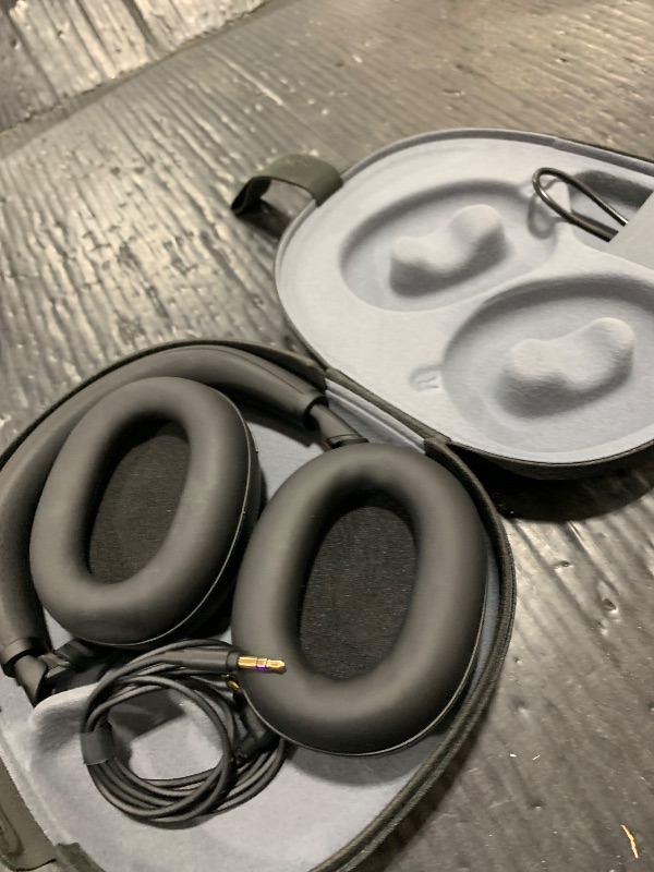 Photo 1 of SONY HEADPHONES 
