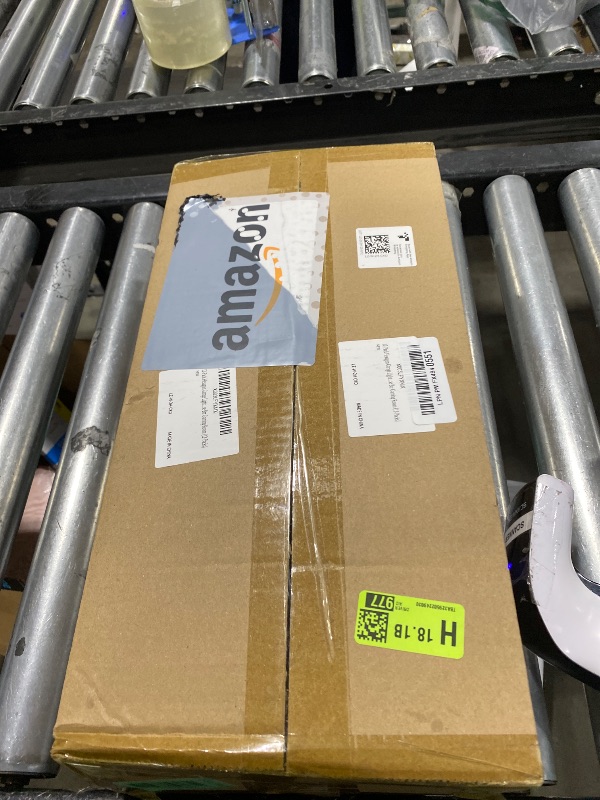 Photo 1 of LZHOME LED Hexagon Garage Light: 12700LM Car Detailing Shop Light, DIY Splicing Ceiling & Wall Decor Lights, for Workshop Basement Gym Warehouse Bar Gaming Room