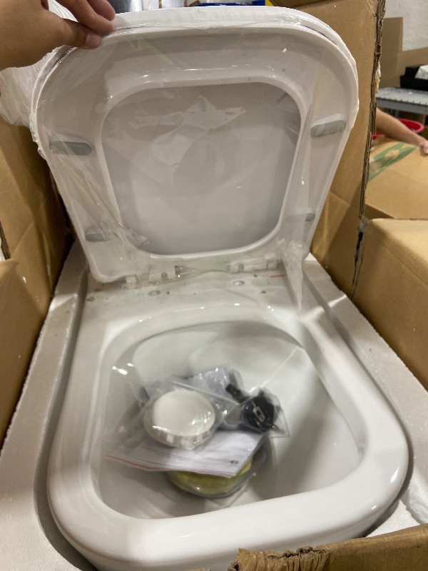 Photo 1 of FOR PARTS ONLY - Swiss Madison Concorde One-Piece 14" Rough-in 1.28 GPF Left-Hand Flush Square Toilet in Glossy White