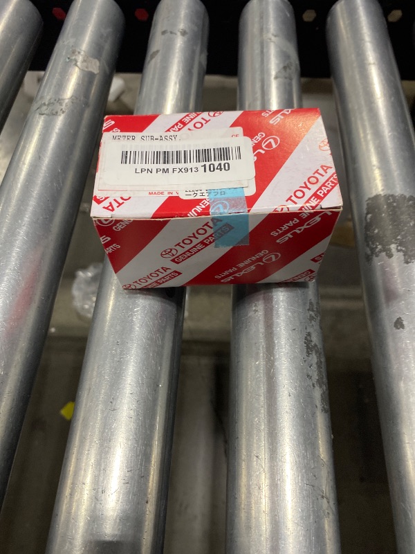 Photo 1 of TOYOTA Genuine 22204-22010 Intake Meter Sub-Assembly