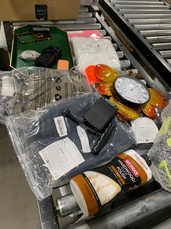 Photo 1 of NELLIS VARIETY SMAL BOX \ SEE NOTES FOR DETAILS 