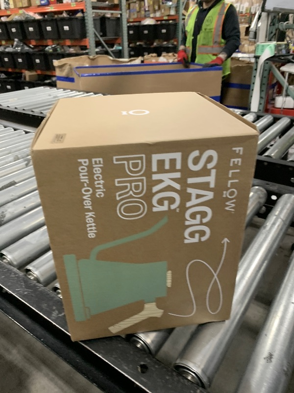 Photo 1 of electric kettle