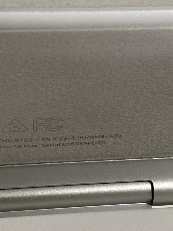 Photo 1 of Apple Magic Keyboard: Keyboard and Case for iPad Air 11-inch (M2, M3, and M4) and iPad Air (4th and 5th Generation), US English — White