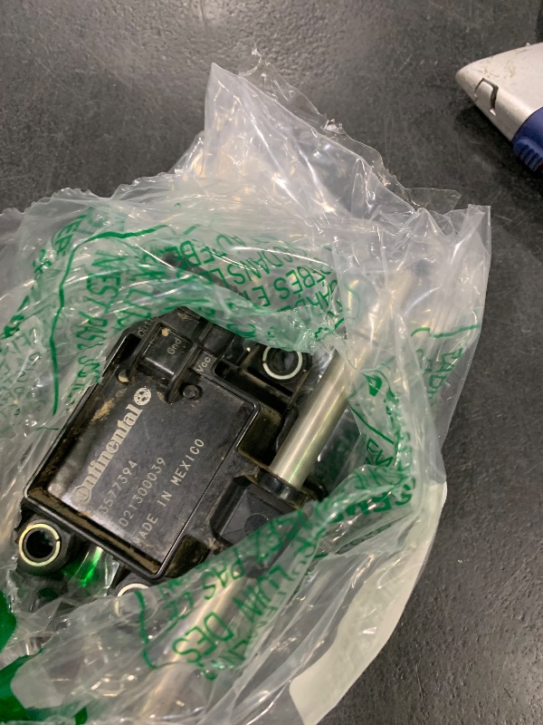 Photo 1 of GM Genuine Parts 13577394 Flex Fuel Sensor with Mounting Tabs