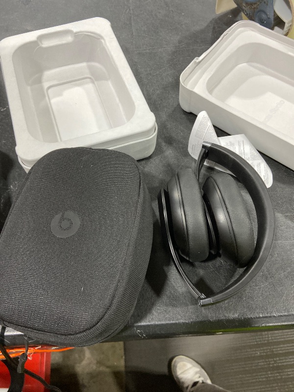 Photo 1 of Beats Studio Pro - Premium Wireless Over-Ear Headphones- Up to 40-Hour Battery Life, Active Noise Cancelling, USB-C Lossless Audio, Apple & Android Compatible - Black