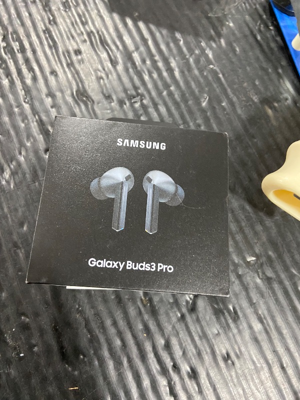 Photo 1 of Samsung Galaxy Buds 3 Pro AI True Wireless Bluetooth Earbuds, Noise Cancelling, Sound Optimization, Redesigned Comfort Fit, Silver [US Version, Amazon Exclusive, 2Yr Warranty]
