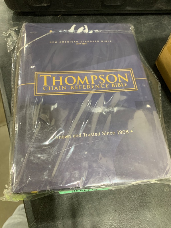 Photo 1 of NASB, Thompson Chain-Reference Bible, Hardcover, Red Letter, 1977 Text