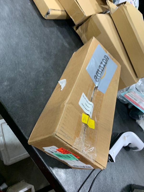 Photo 1 of Tight Line Enterprises Magnetic Fishing Rod Racks for Vehicle (Truck or SUV) with Ferrous Metal Hood and Roof