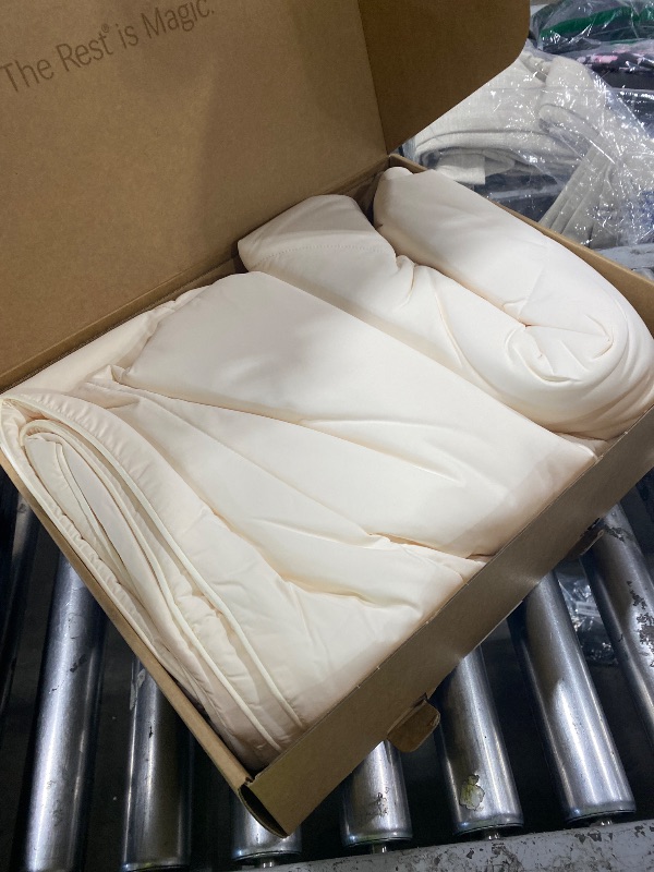 Photo 1 of REST® Evercool® Cooling Comforter, Full/Queen, Blanket for Hot Sleepers, All Season Bedding to Keep Cool for Night Sweats, Breathable Lightweight Blanket, 90"x90" Inches, Snow Ivory