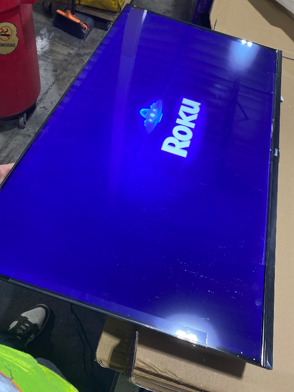 Photo 1 of Roku Smart TV 2026 – 40-Inch Select Series
