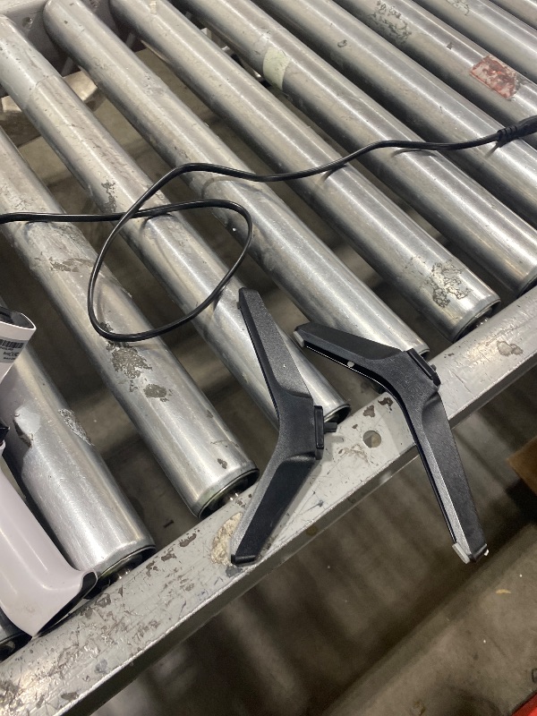 Photo 1 of Hisense 40-Inch Class QD4 Series Hi-QLED FHD Smart Fire TV (40QD4QF, 2025 Model) - Quantum Dot Color, DTS Virtual: X, Alexa Built in, Slim Bezel Design