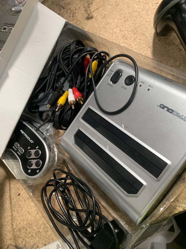 Photo 1 of **Nintendo cartridge does not work** Retro-Bit Retro Duo 2 in 1 Console System - for Original NES/SNES, & Super Nintendo Games - Silver/Black
