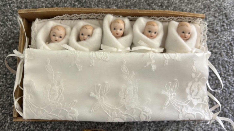 Photo 1 of VINTAGE 1930S EFFANBEE "WEE PATSY" STYLE COMPOSITION BABY DOLL SET 8” x H4.5”