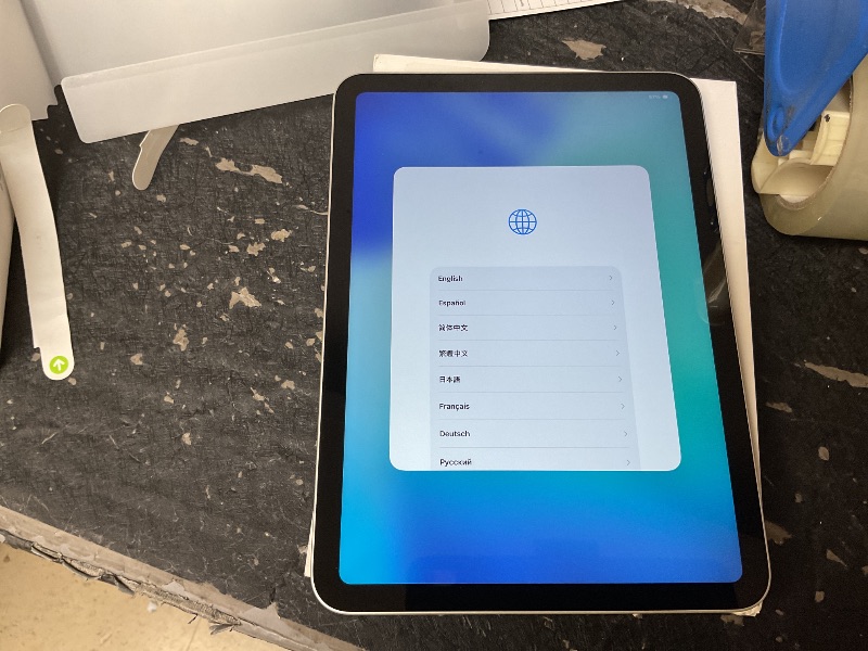 Photo 1 of iPad A16 128G silver