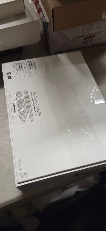 Photo 1 of 2020 Apple MacBook Air Laptop: Apple M1 Chip, 13” Retina Display, 8GB RAM, 256GB SSD Storage, Backlit Keyboard, FaceTime HD Camera, Touch ID. Works with iPhone/iPad; Silver