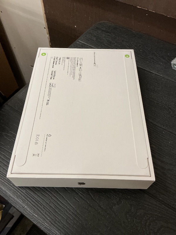 Photo 1 of Apple 2026 MacBook Air 13-inch Laptop with M5 chip: Built for AI, 13.6-inch Liquid Retina Display, 16GB Unified Memory, 512GB SSD, 12MP Center Stage Camera, Touch ID, Wi-Fi 7; Starlight