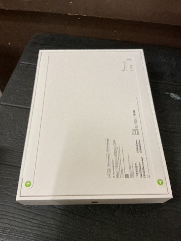 Photo 1 of Apple 2026 MacBook Air 15-inch Laptop with M5 chip: Built for AI, 15.3-inch Liquid Retina Display, 16GB Unified Memory, 512GB SSD, 12MP Center Stage Camera, Touch ID, Wi-Fi 7; Starlight