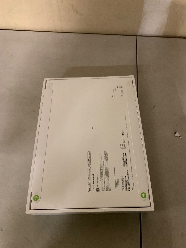 Photo 1 of Apple 2025 MacBook Air 13-inch Laptop with M4 chip: Built for Apple Intelligence, 13.6-inch Liquid Retina Display, 16GB Unified Memory, 256GB SSD Storage, 12MP Center Stage Camera, Touch ID; Silver *FACTORY SEALED*