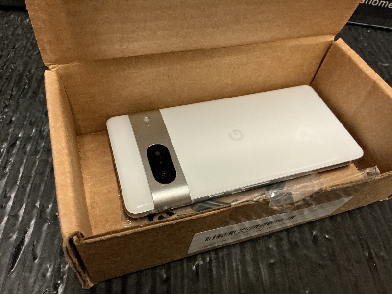Photo 1 of Google Pixel 7 5G, US Version, 128GB, Snow - Unlocked (Renewed)