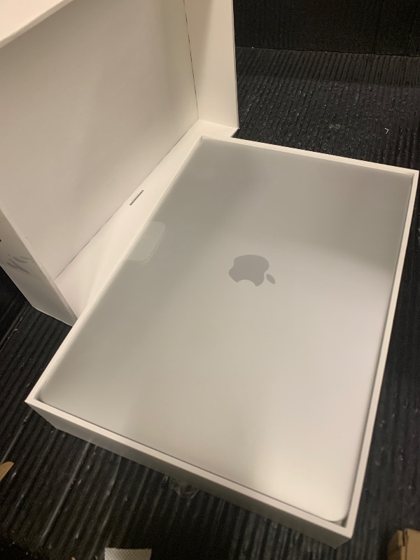 Photo 1 of 2020 Apple MacBook Air Laptop: Apple M1 Chip, 13” Retina Display, 8GB RAM, 256GB SSD Storage, Backlit Keyboard, FaceTime HD Camera, Touch ID. Works with iPhone/iPad; Silver