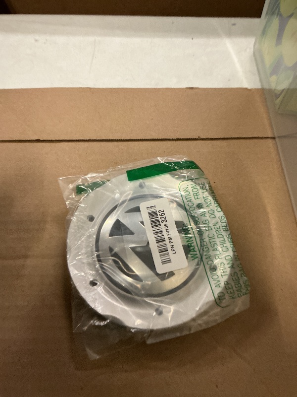 Photo 1 of Genuine 16" Alloy Wheel Center Hub Chrome Gray Cap 1 pcs VW New Beetle 02-05