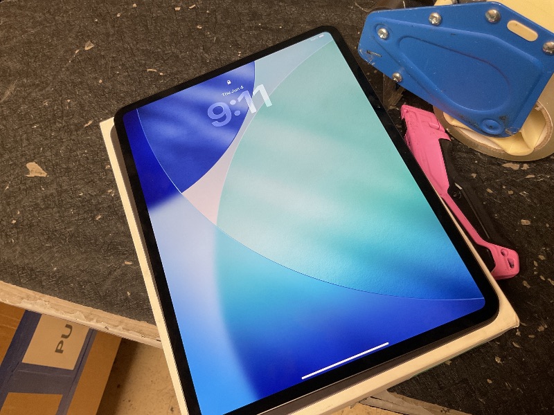 Photo 1 of Apple iPad Pro 13-inch (M5): Ultra Retina XDR Display, 256GB, Landscape 12MP Front Camera/12MP Back Camera, LiDAR Scanner, Wi-Fi 7 with Apple N1, Face ID, All-Day Battery Life — Space Black
