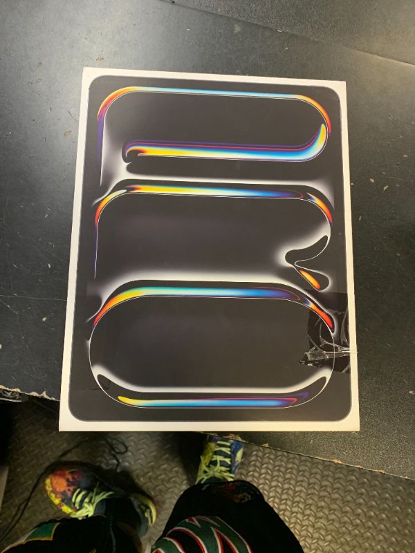 Photo 1 of Apple iPad Pro 13-inch (M5): Ultra Retina XDR Display, 256GB, Landscape 12MP Front Camera/12MP Back Camera, LiDAR Scanner, Wi-Fi 7 with Apple N1, Face ID, All-Day Battery Life — Space Black