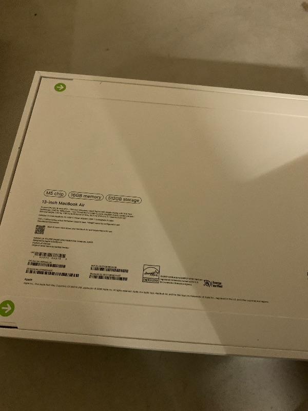 Photo 1 of Apple 2026 MacBook Air 13-inch Laptop with M5 chip: Built for AI, 13.6-inch Liquid Retina Display, 16GB Unified Memory, 512GB SSD, 12MP Center Stage Camera, Touch ID, Wi-Fi 7; Starlight