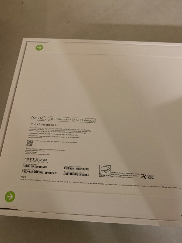 Photo 1 of Apple 2026 MacBook Air 13-inch Laptop with M5 chip: Built for AI, 13.6-inch Liquid Retina Display, 16GB Unified Memory, 512GB SSD, 12MP Center Stage Camera, Touch ID, Wi-Fi 7; Starlight