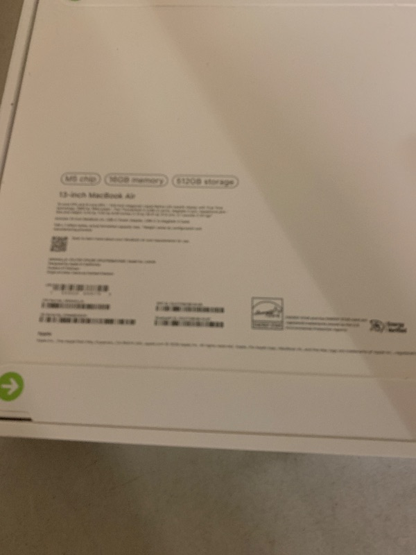 Photo 1 of Apple 2026 MacBook Air 13-inch Laptop with M5 chip: Built for AI, 13.6-inch Liquid Retina Display, 16GB Unified Memory, 512GB SSD, 12MP Center Stage Camera, Touch ID, Wi-Fi 7; Starlight