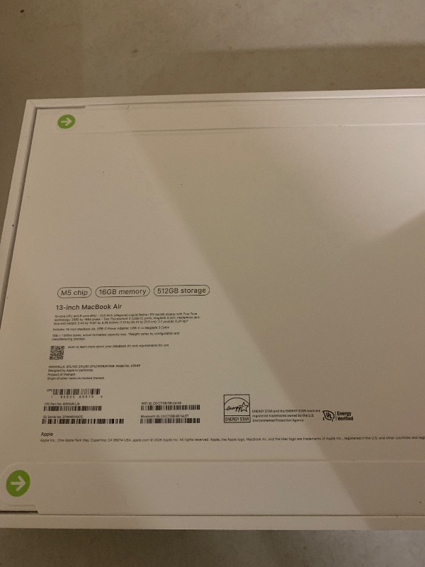 Photo 1 of Apple 2026 MacBook Air 13-inch Laptop with M5 chip: Built for AI, 13.6-inch Liquid Retina Display, 16GB Unified Memory, 512GB SSD, 12MP Center Stage Camera, Touch ID, Wi-Fi 7; Starlight