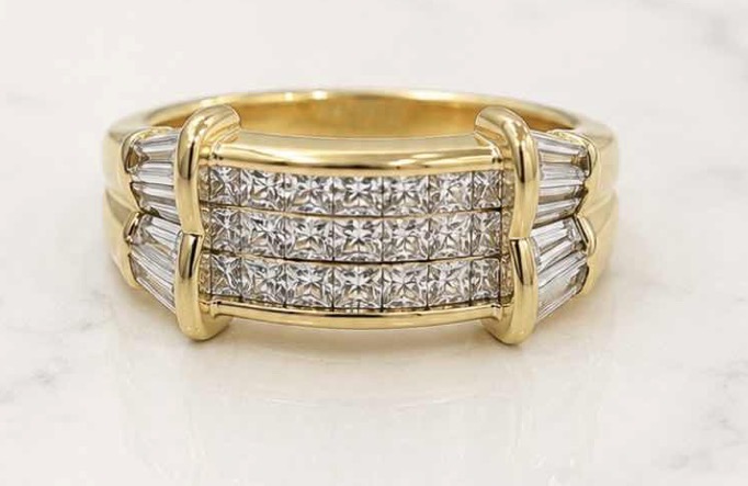 Photo 1 of 18K YELLOW GOLD W2.8 CTW DIAMOND RING 8.95 G (EST SIZE 7-8) W APPRAISAL #2009