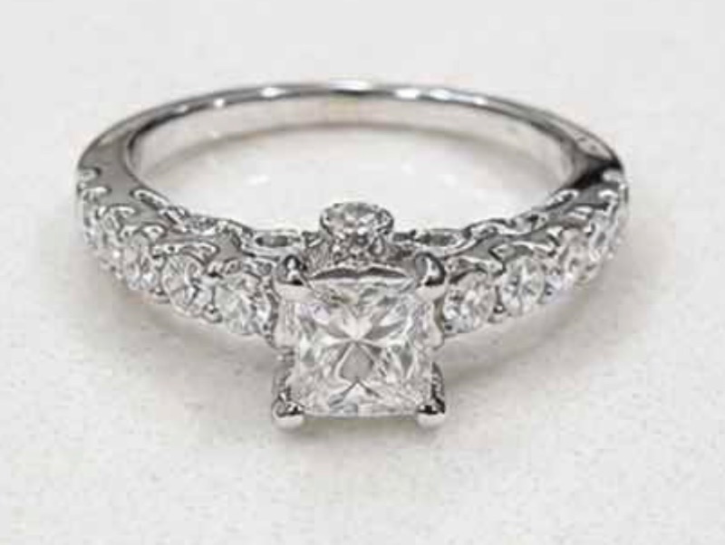 Photo 1 of 14K WHITE GOLD W 1CTW PRINCESS CUT CENTER DIAMOND & 1.5K SURROUNDING DIAMONDS 3.9G (EST SIZE 6-7) #20