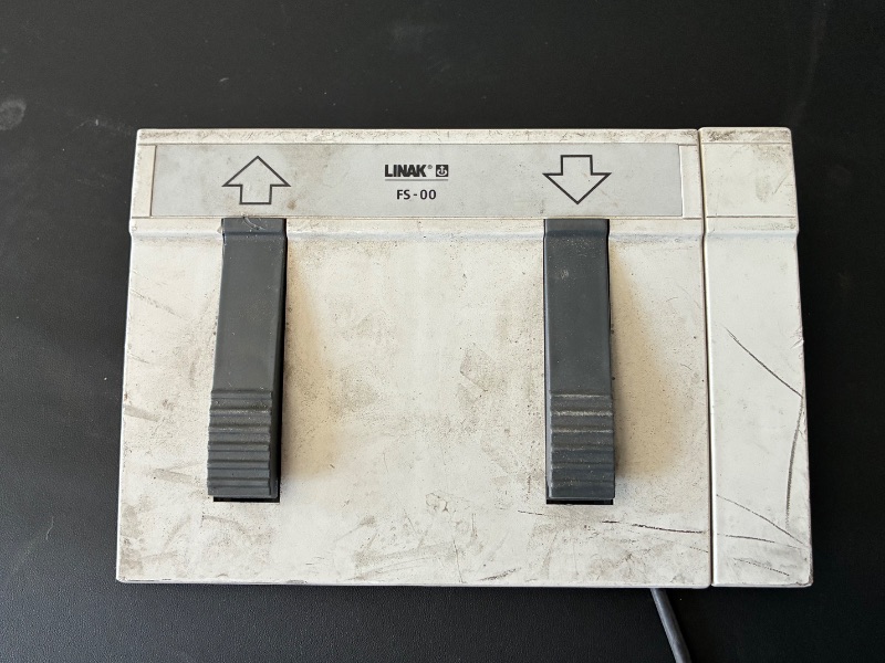 Photo 1 of EARTHLITE ADJUSTABLE ELECTRIC CHIROPRACTOR BED