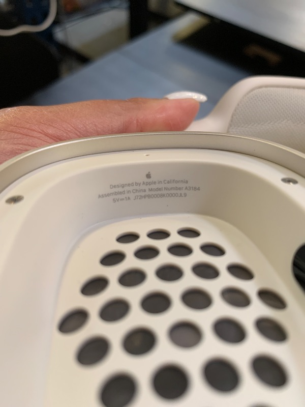 Photo 1 of Apple AirPods Max Wireless Over-Ear Headphones, Pro-Level Active Noise Cancellation, Transparency Mode, Personalized Spatial Audio, USB-C Charging, Bluetooth Headphones for iPhone - Starlight