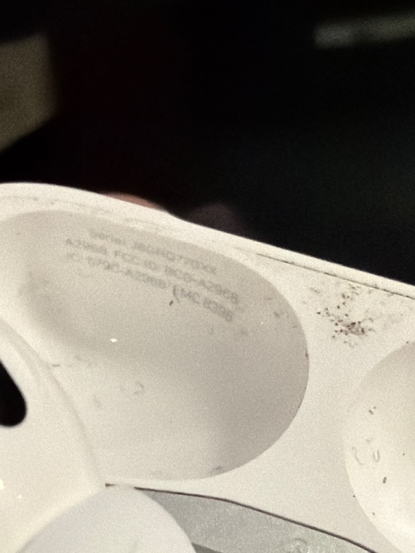 Photo 2 of Apple AirPods Pro (2nd generation) with MagSafe Charging Case (USB-C) (Renewed)