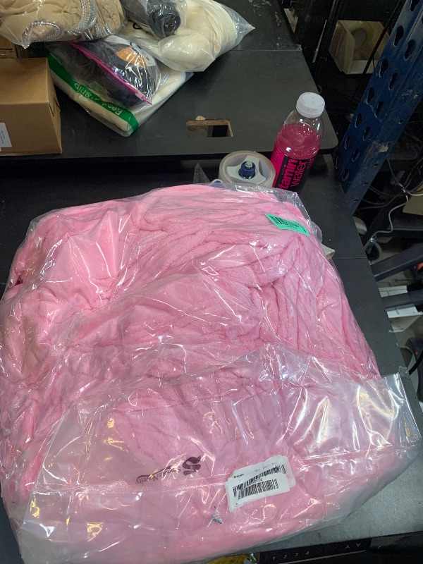 Photo 1 of 12 Pcs Fleece Blankets for Girls Sleepover Party Soft Fuzzy Throw Blanket 40 x 60 Inch Warm Flannel Blanket for Teenager Bed Travel SPA Movie Party(Pink)