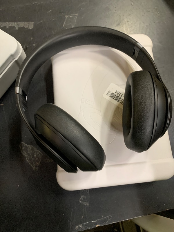 Photo 1 of Beats Studio Pro - Premium Wireless Over-Ear Headphones- Up to 40-Hour Battery Life, Active Noise Cancelling, USB-C Lossless Audio, Apple & Android Compatible - Black