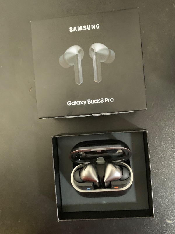 Photo 1 of Samsung Galaxy Buds 3 Pro AI True Wireless Bluetooth Earbuds, Noise Cancelling, Sound Optimization, Redesigned Comfort Fit, Silver [US Version, Amazon Exclusive, 2Yr Warranty]