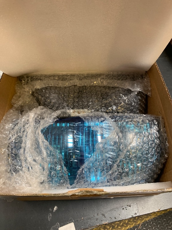 Photo 1 of LEVANLIGHT Right+Left Side Rear Tail Brake Light Lamp Tail Light Replacement For Toyota Tacoma 2001 2002 2003 2004 | 81560-04060 | 81550-04060| TO2800139 | TO2801139 (Smoked Black Mask)