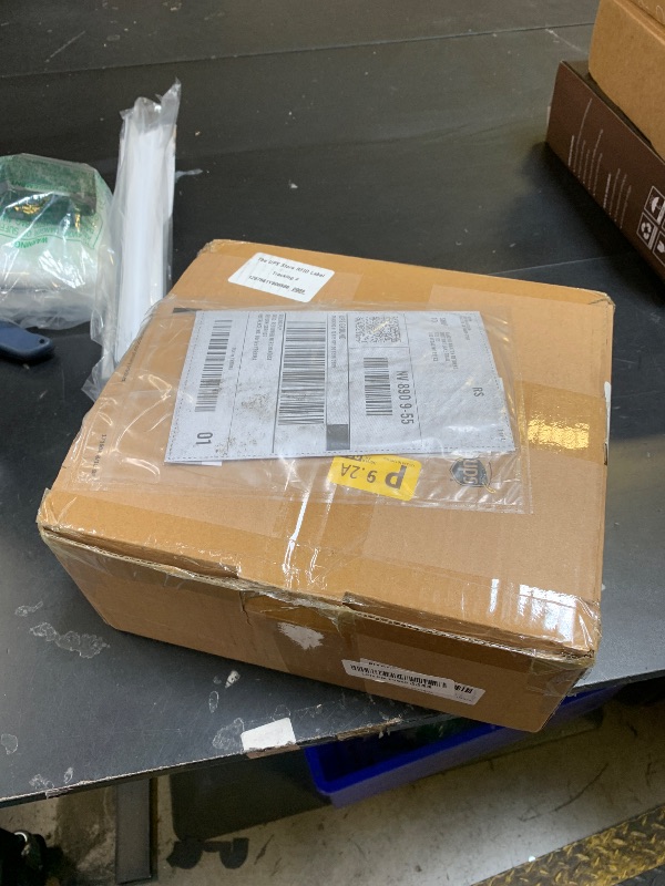 Photo 1 of LEVANLIGHT Right+Left Side Rear Tail Brake Light Lamp Tail Light Replacement For Toyota Tacoma 2001 2002 2003 2004 | 81560-04060 | 81550-04060| TO2800139 | TO2801139 (Smoked Black Mask)