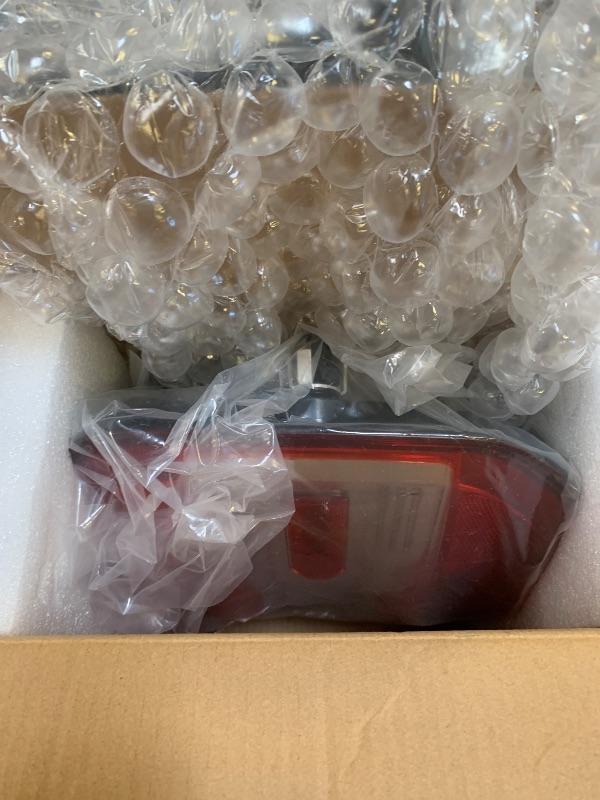 Photo 1 of LED Tail Lights Compatible with 2022 2023 2024 Ford Maverick Lariat Rear Brake Lamp Signal Assembly ?Taillights Replace NZ6Z13404B FO2801289 (LED Silver Maverick, Right Passenger Side)