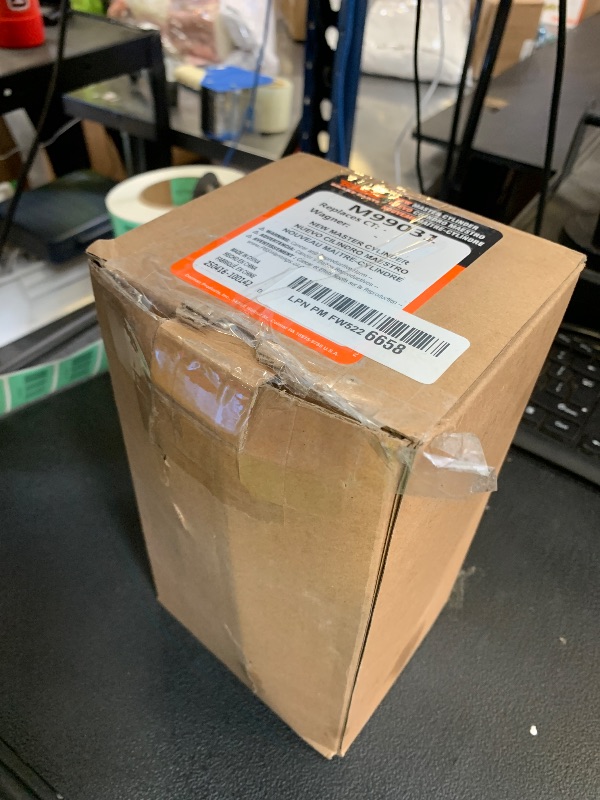 Photo 1 of Master cylinder